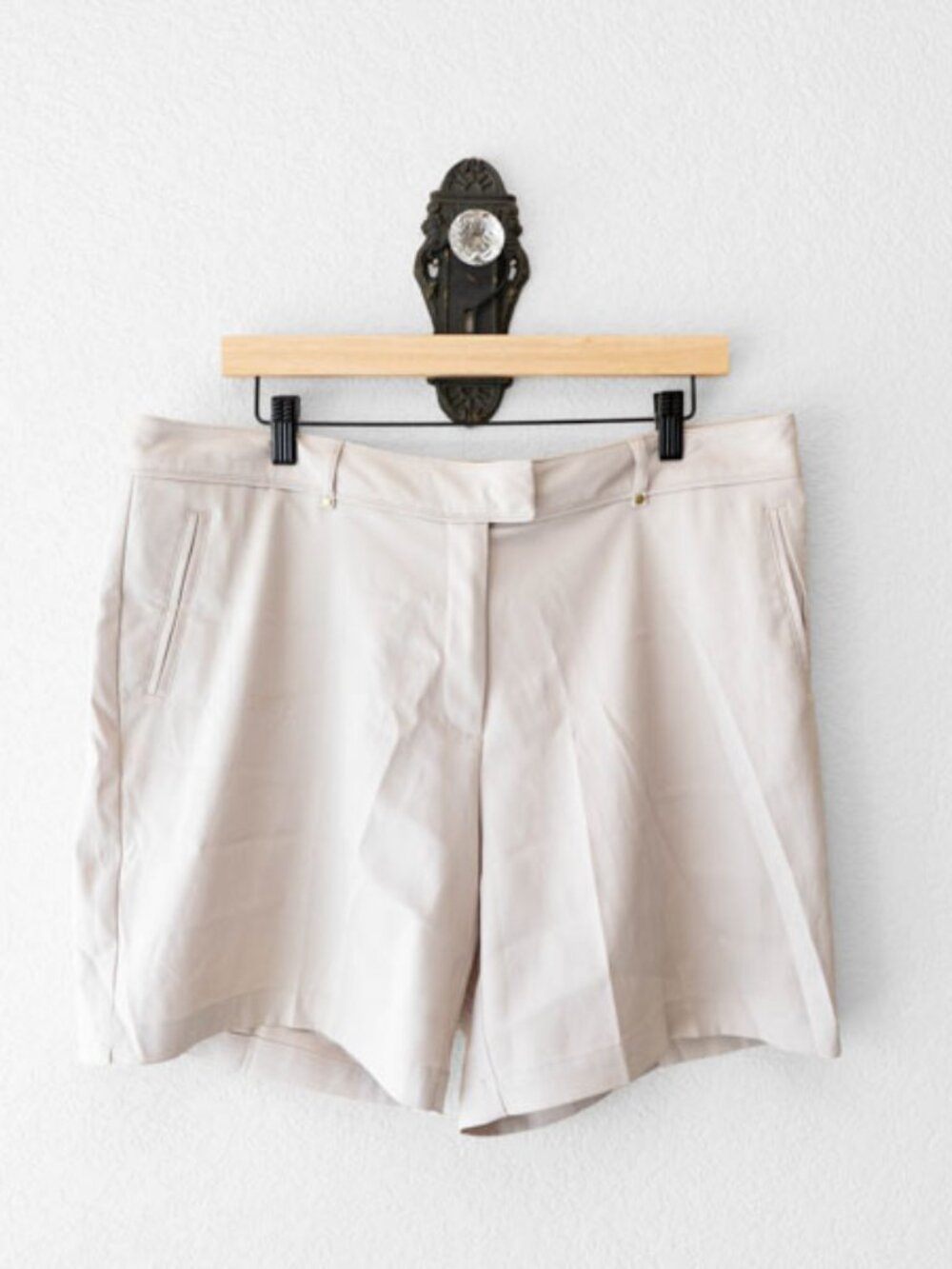 Lady Hagen Golf Shorts Beige Neutral Stretch Performance Shorts Womens 14